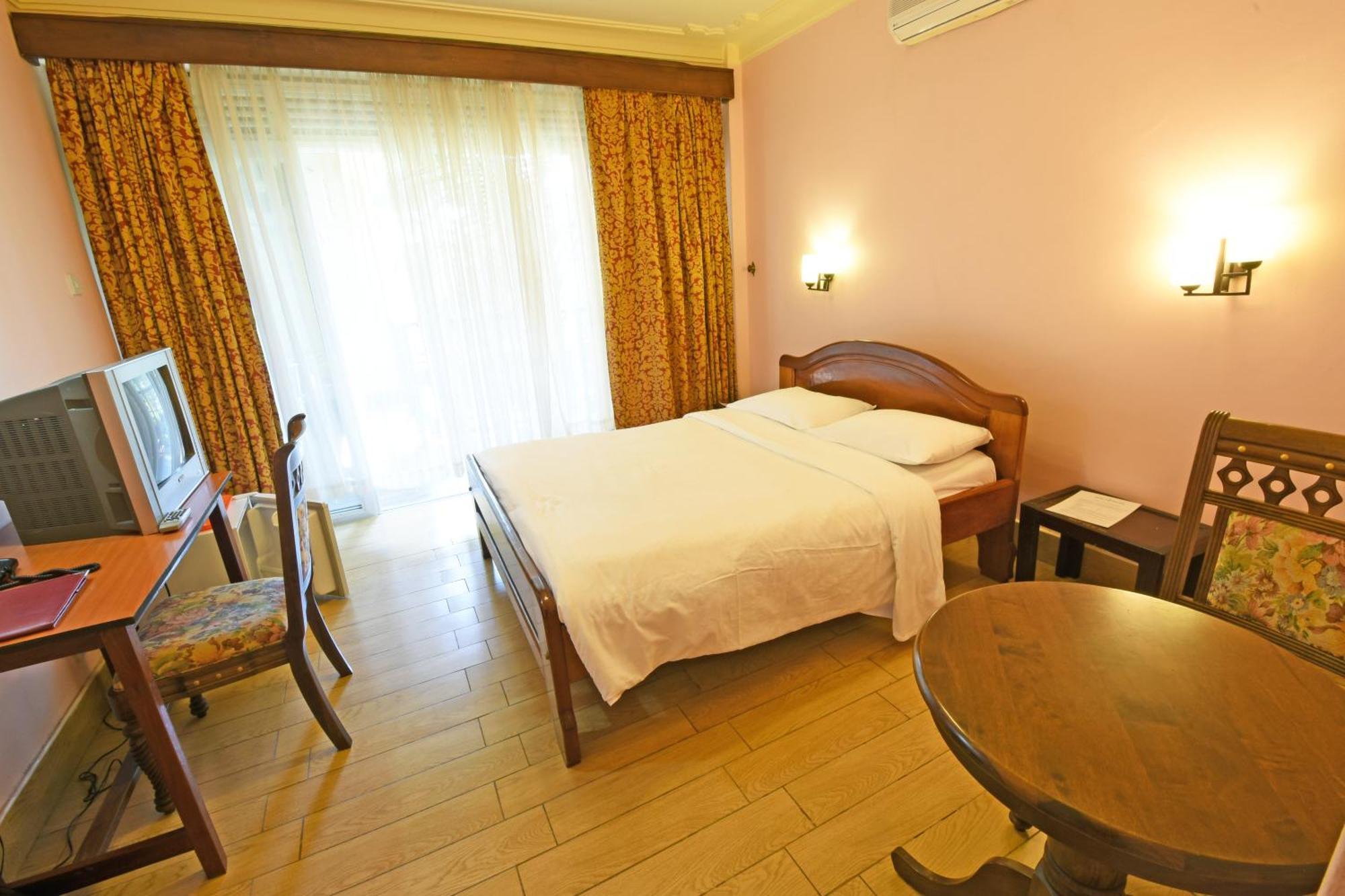Imperial Golf View Hotel Entebbe Exterior foto