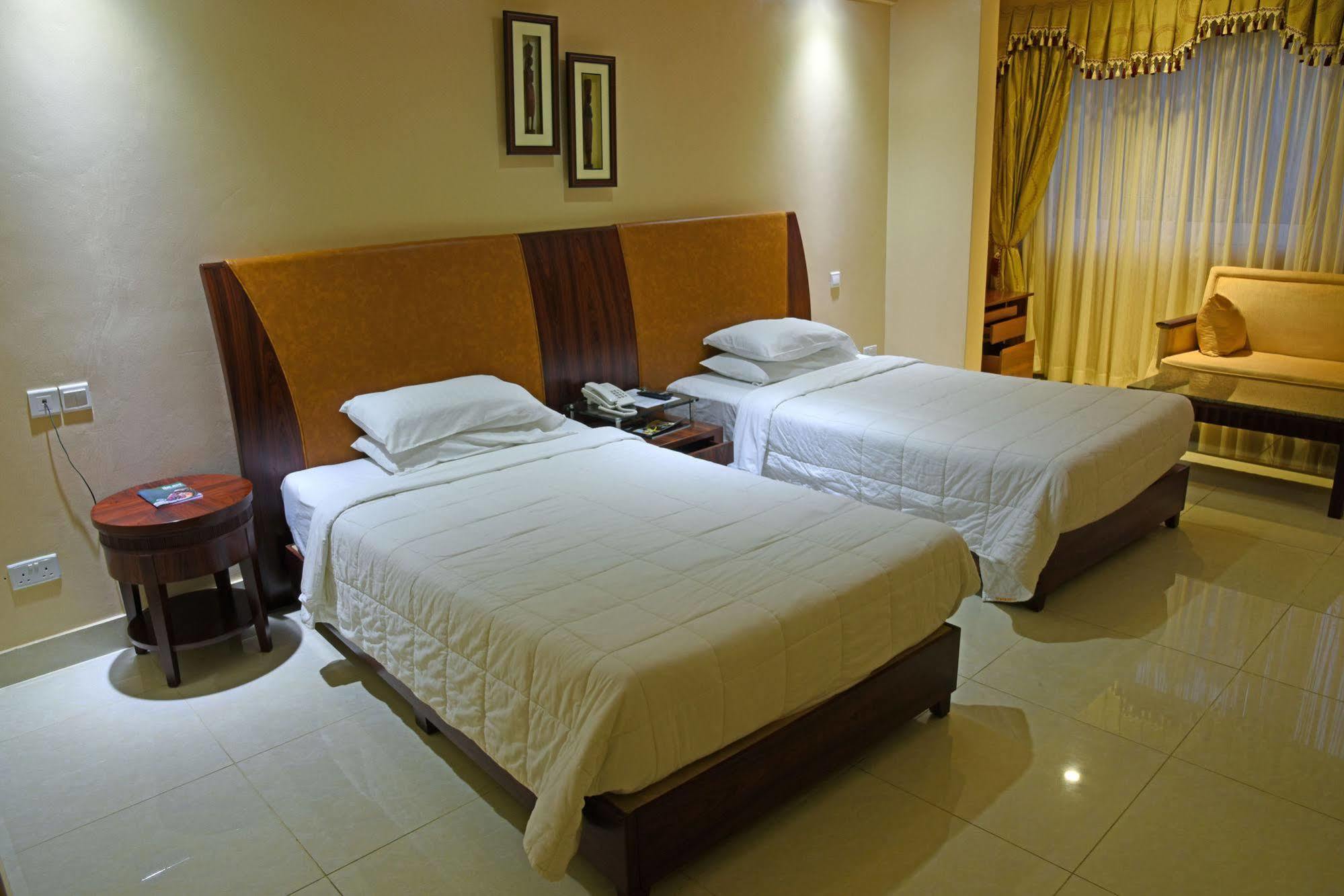 Imperial Golf View Hotel Entebbe Exterior foto